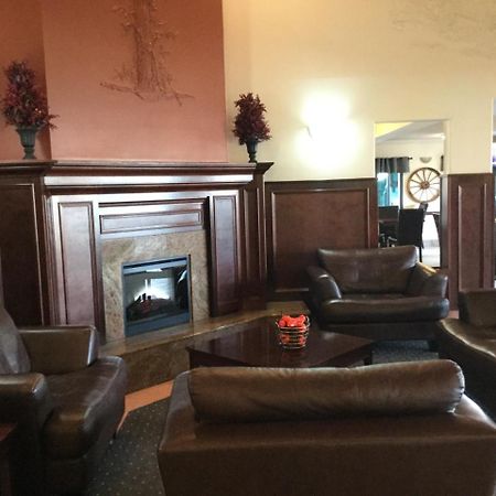 Super 8 By Wyndham High River Ab Exterior foto